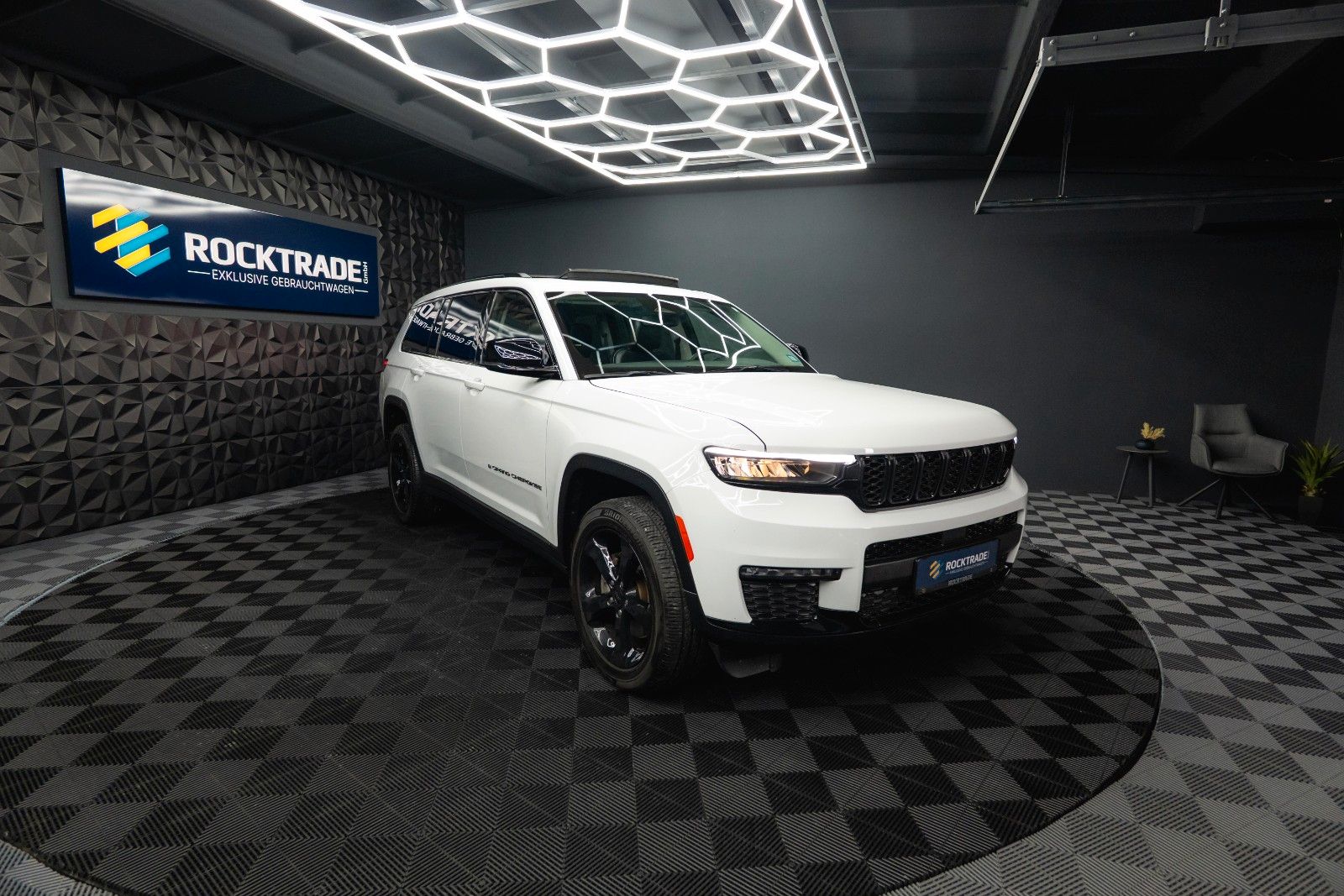 Fahrzeugabbildung Jeep Grand Cherokee 3.6 4x4 LIMITED L Night*ACC*Pano*