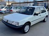 Peugeot 205 GR / TÜV NEU / OLDTIMER - Peugeot 205 mit Benzin-Antrieb