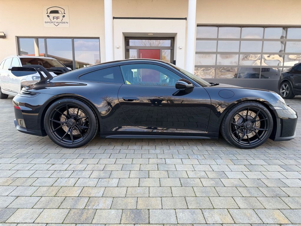Image of Porsche 992
