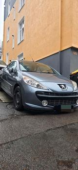 Peugeot 207cc mit elektrischem Cabriodach - Peugeot 207 aus 2009 mit Diesel-Antrieb