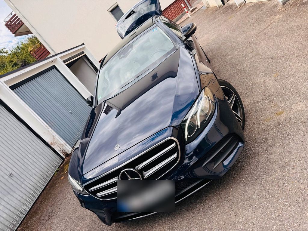 Image of Mercedes-Benz E 300