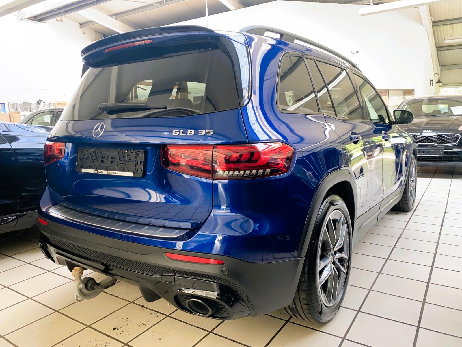 Mercedes-Benz GLB 35 AMG Mercedes-AMG GLB 35 4MATIC DCT