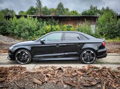 AUDI RS3 Limousine 2.5 TFSI quattro *black Edition