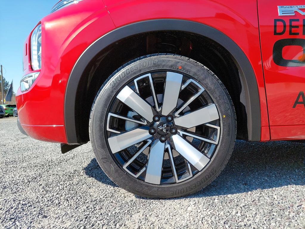 Mitsubishi Plug-in Hybrid Outlander