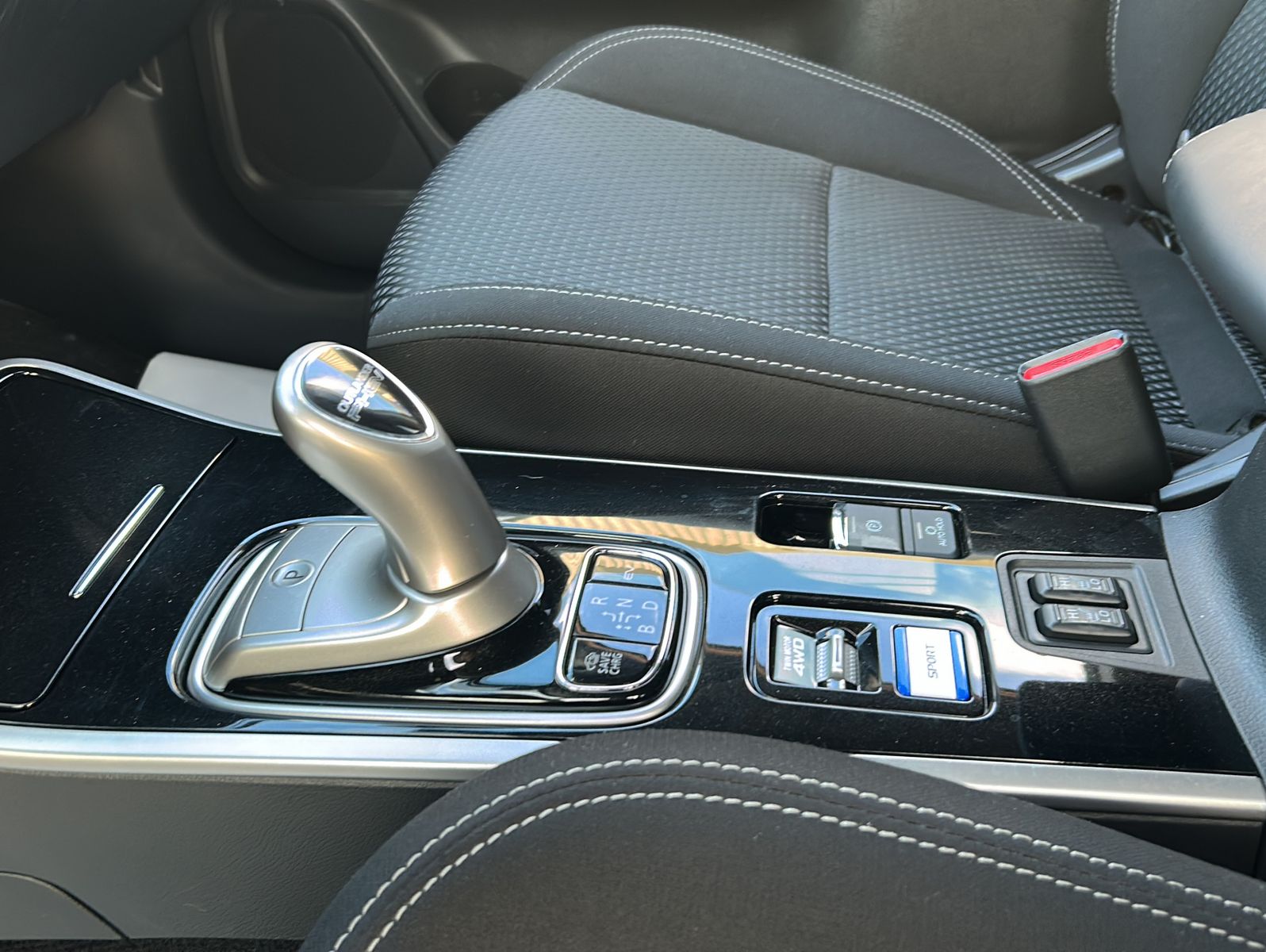 Fahrzeugabbildung Mitsubishi Outlander 2.4 Plug-In Hybrid