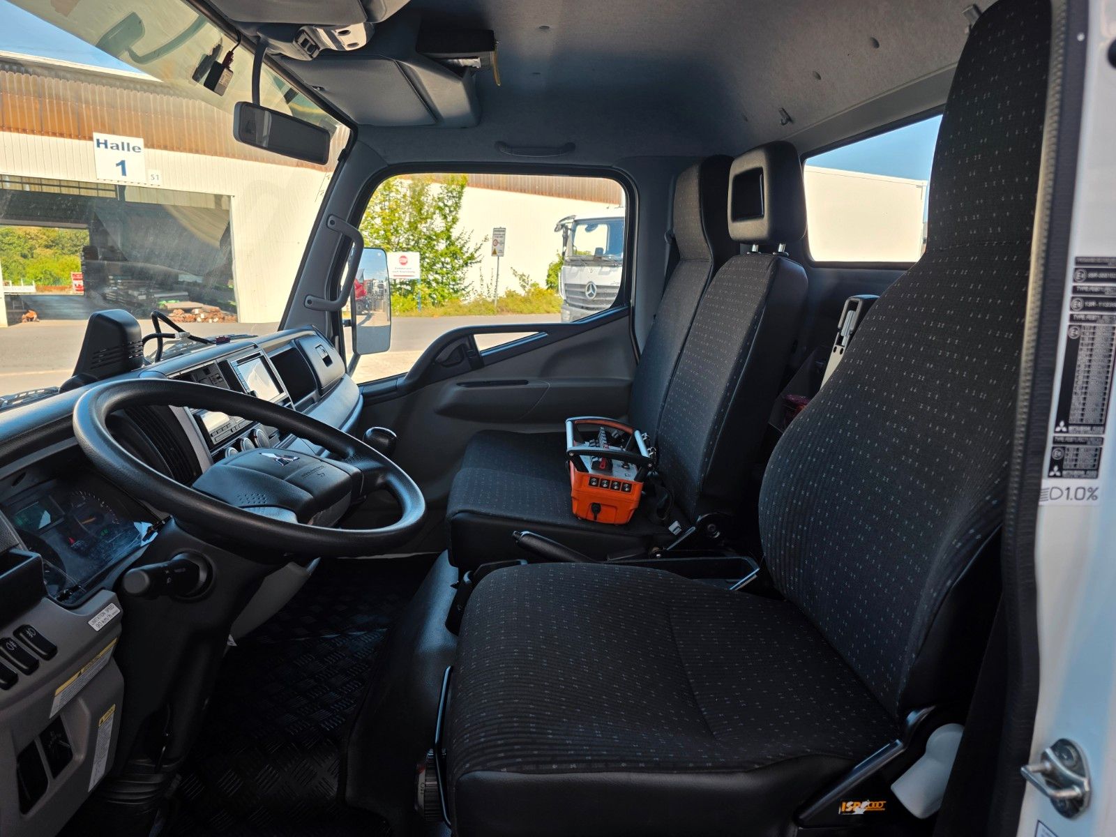 Fahrzeugabbildung Mitsubishi Fuso Canter 7C18 KK Atlas 57.3RC-A2 Funk AHK