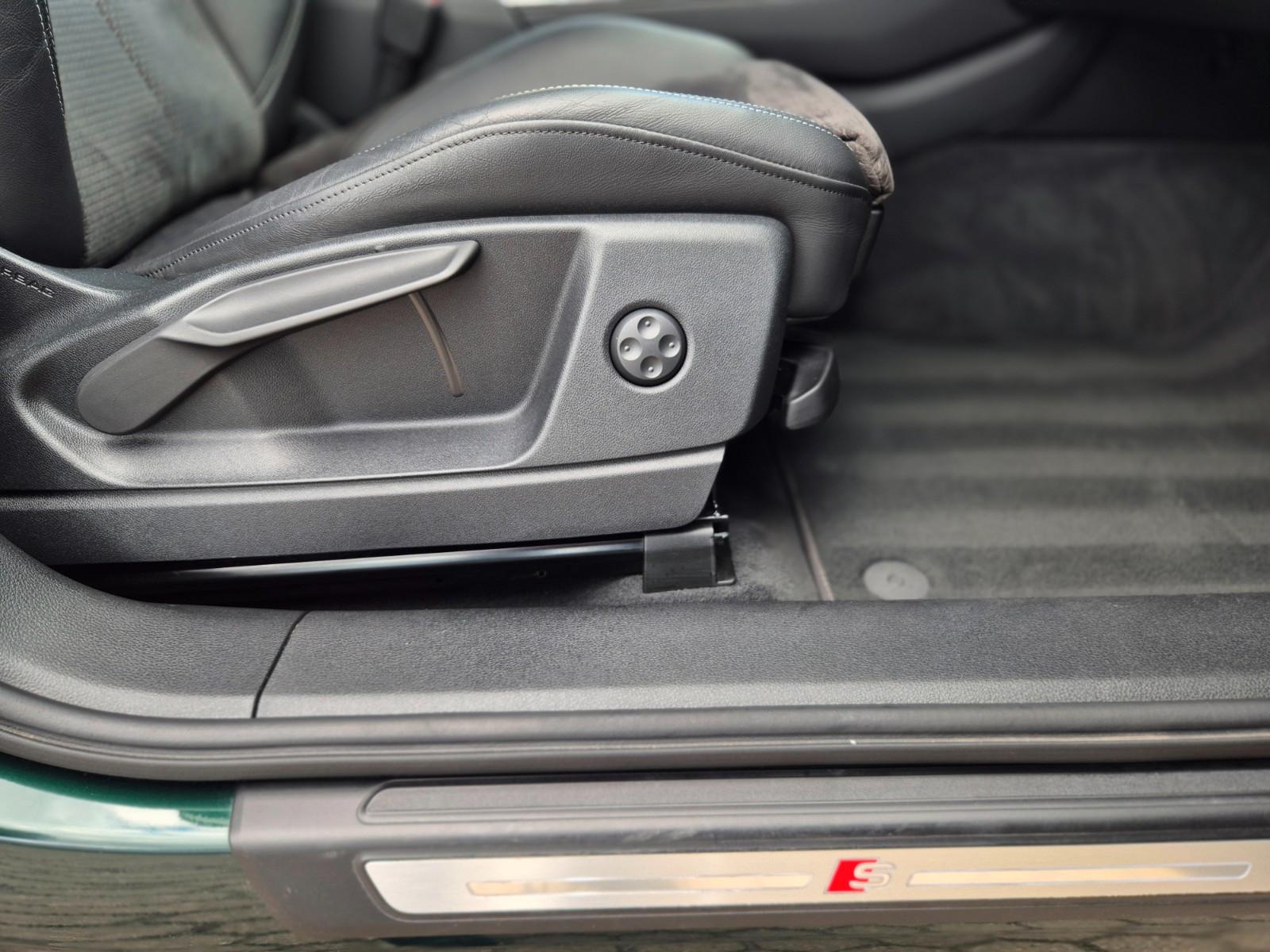 Audi Q5 40 TDI quattro sport S line Sport-Paket Plus