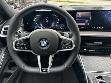 BMW 330d xDrive Touring M Sportpaket Head-Up DAB
