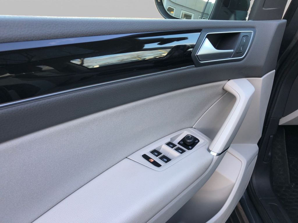 Fahrzeugabbildung Volkswagen Touran 1.4 TSI (BlueMotion Technology) DSG Highl