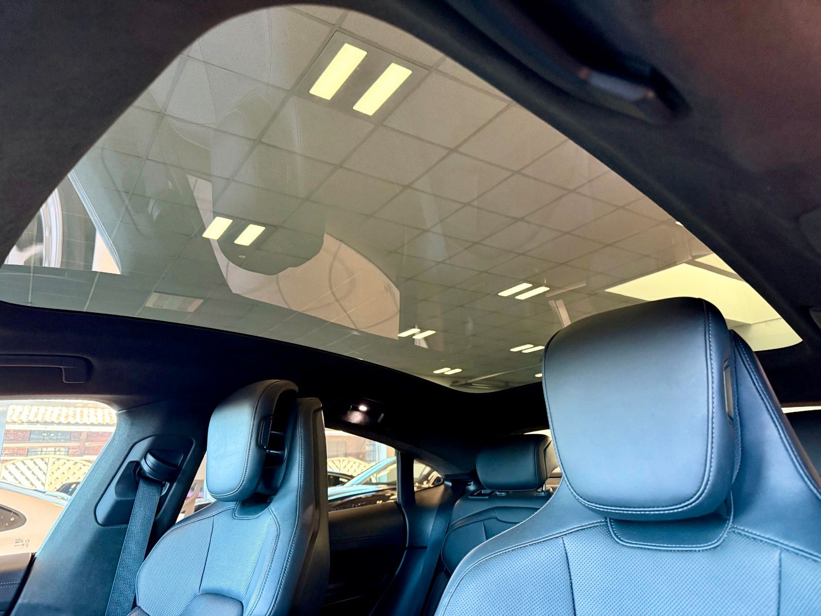 Fahrzeugabbildung Porsche Taycan GTS Panorama/ACC/21Zoll/Keyless