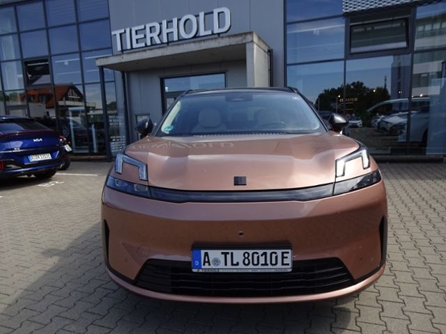 Lynk & Co 08