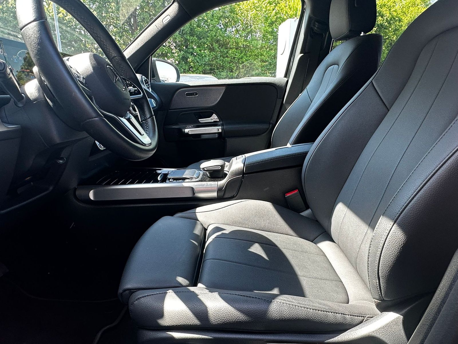 Fahrzeugabbildung Mercedes-Benz EQB 250 PROGRESS NAVI+LED+SITZHZ+KAMERA+TEMP+DAB