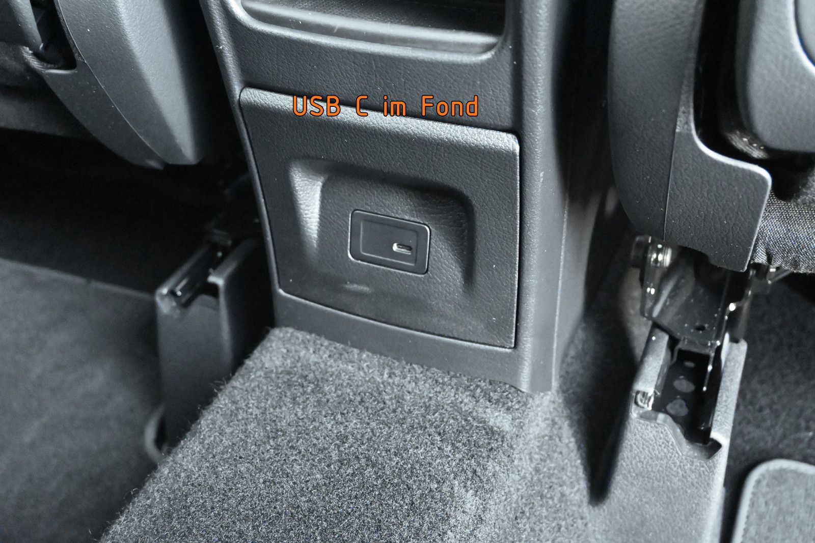 Fahrzeugabbildung Mercedes-Benz GLA 220 d 4M. AMG °ACC°AHK°STHZG°360°8x19-ZOLL°