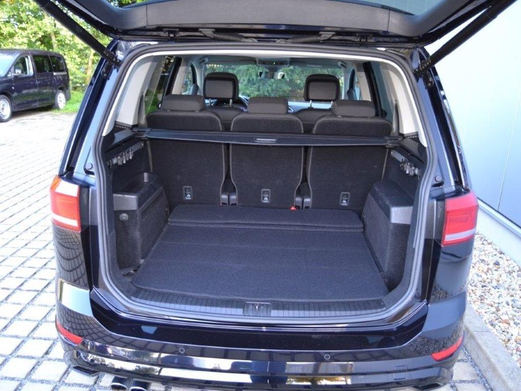 Touran 2.0 TDI 150 PS DSG R-Line Black-Style AHK
