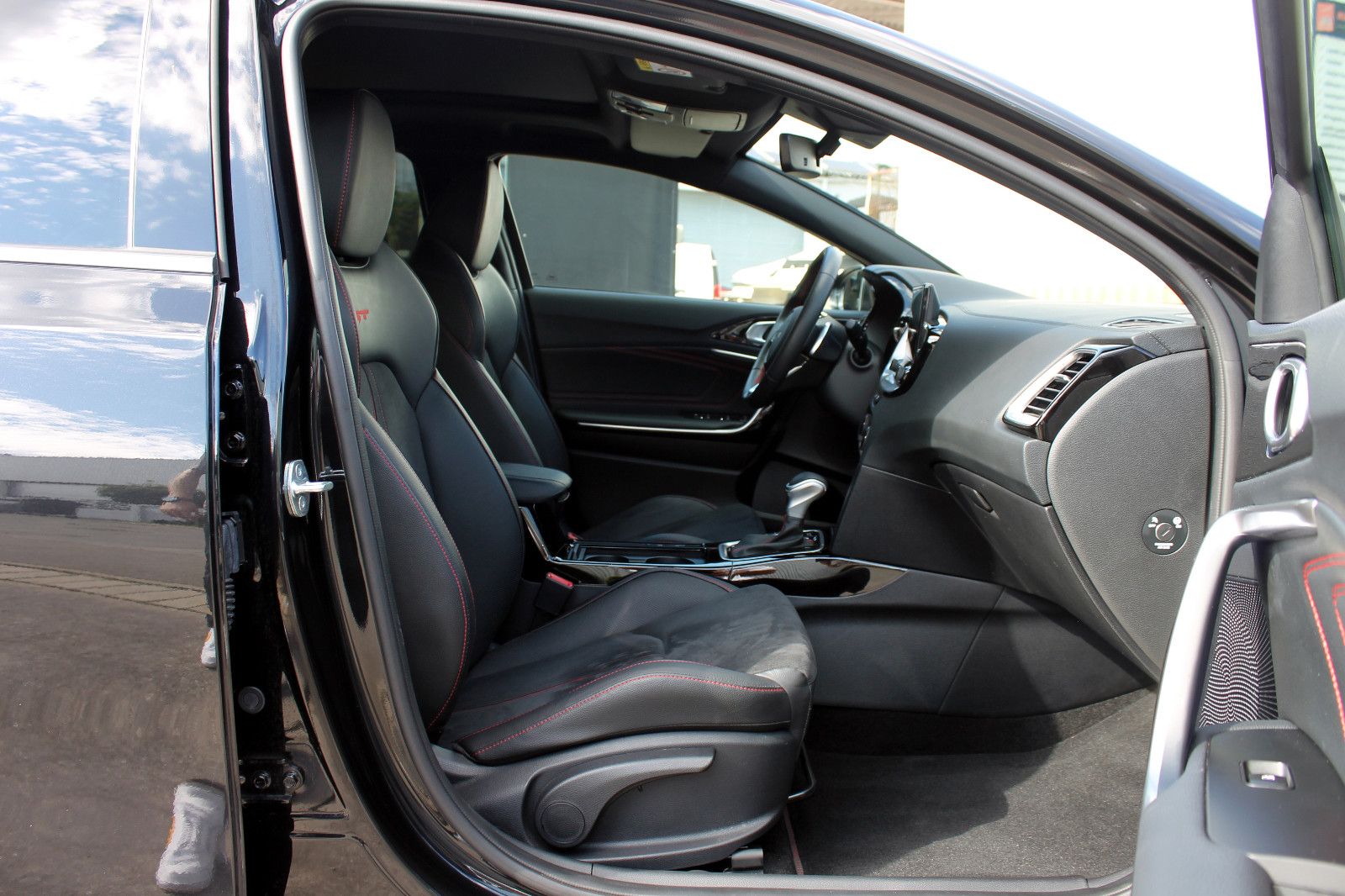 Fahrzeugabbildung Kia pro cee'd 1.6TGDI GT ACC PANO LED KAM SHZ LHZ BT