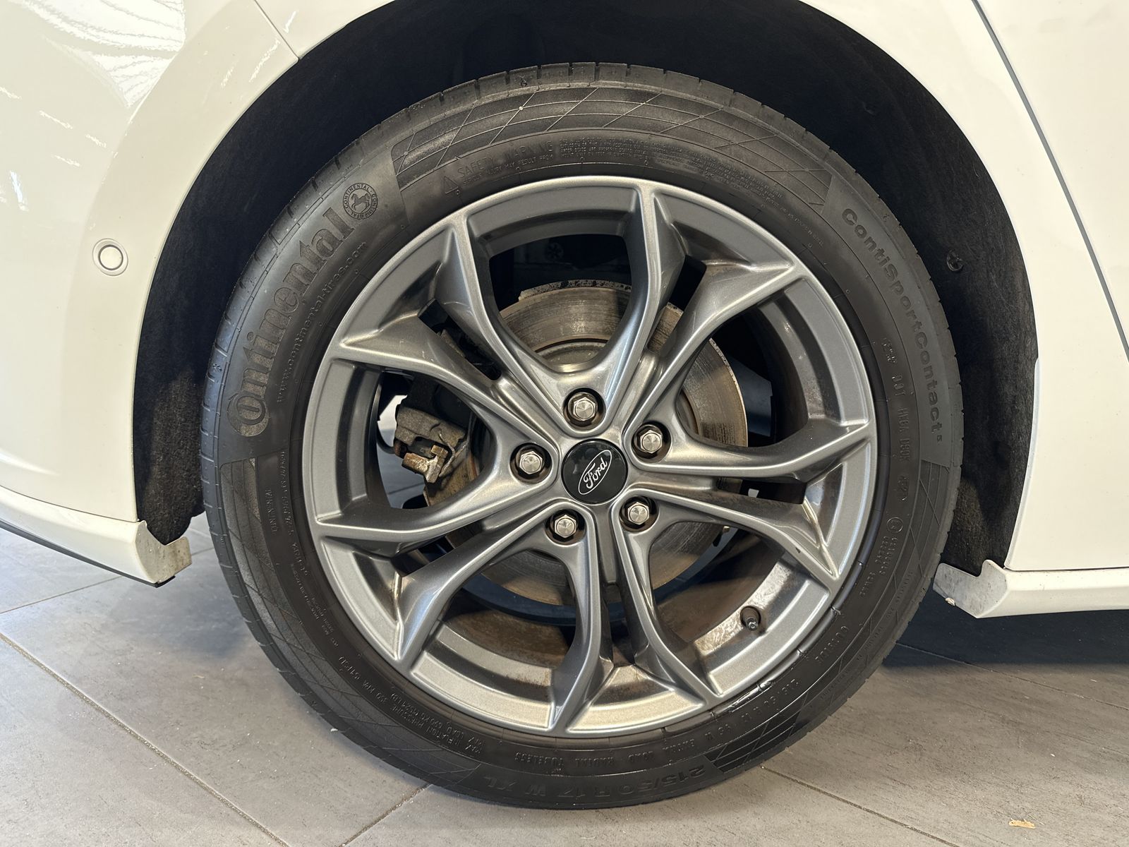 Fahrzeugabbildung Ford Focus 2.0 EB Aut. ST-Line NAV+LED+AHK+ACC+KAMERA