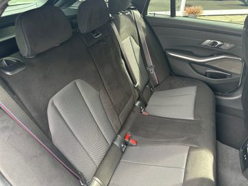 BMW 330d xDrive Touring M Sportpaket Head-Up DAB