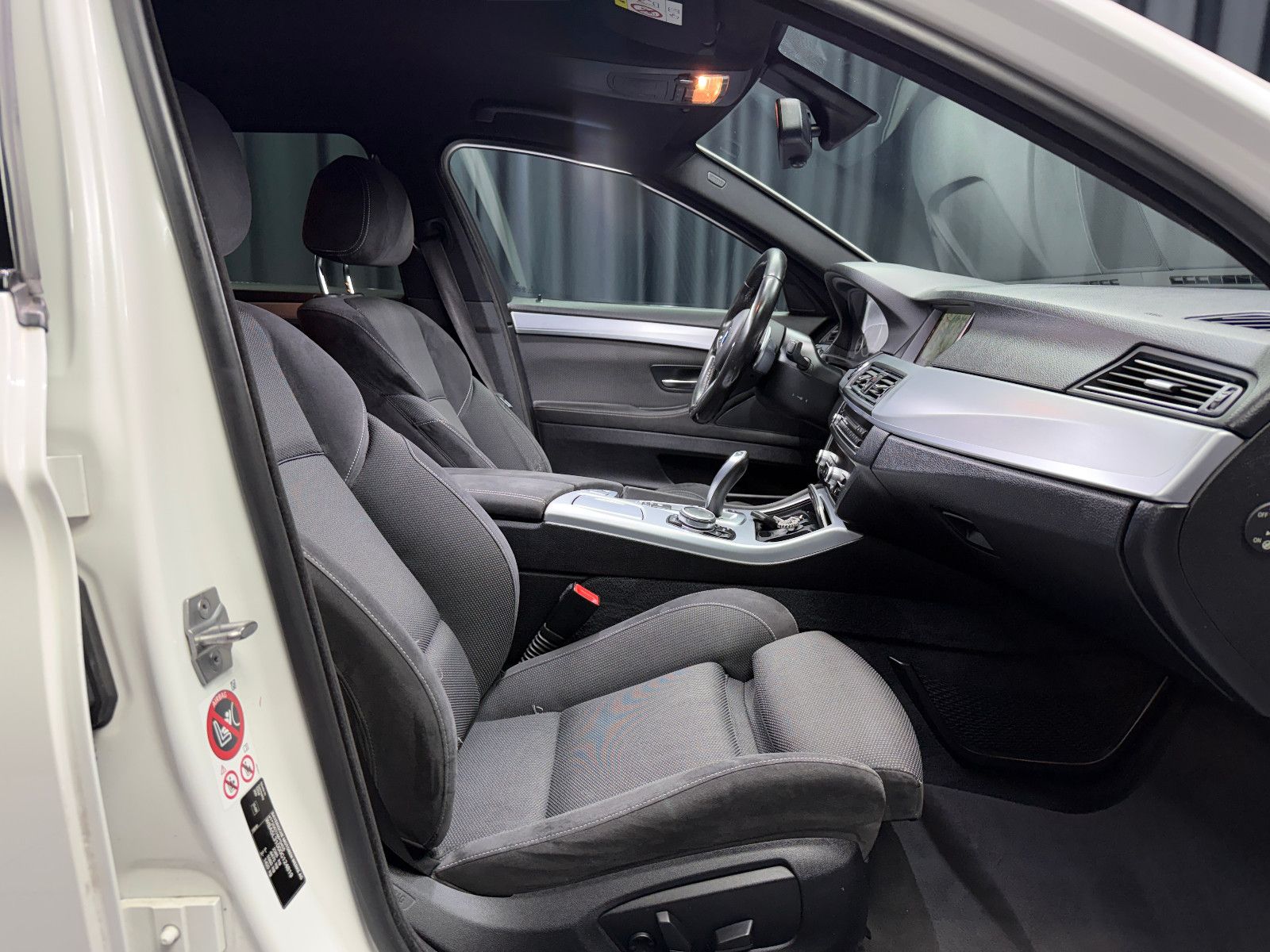 Fahrzeugabbildung BMW 520 d Touring|M-Paket|HIFI|PDC|Komfortzugang