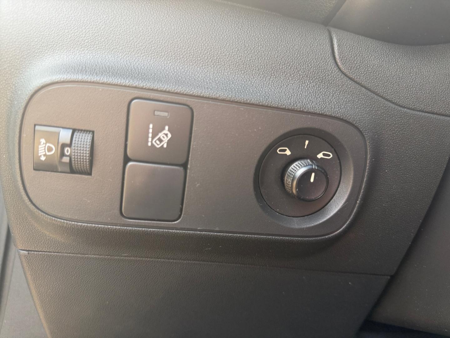 Citroën C3 1.2 PureTech 82/83 Shine *nur Händler/Export*