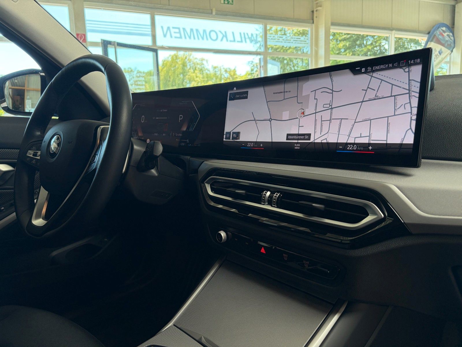 BMW 318 d Touring Automatik/AHK/SHADOW/WIDE/ACC/LED foto 20