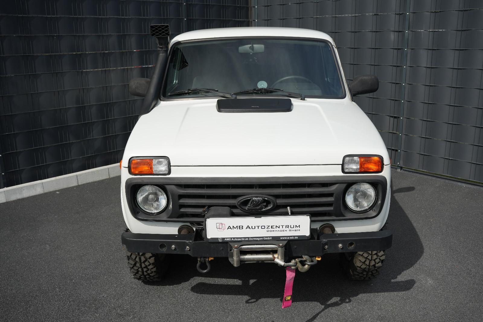 Lada Taiga (Niva)4x4*GAS*LUFT-SCHNORCHEL*SEIL*AHK*