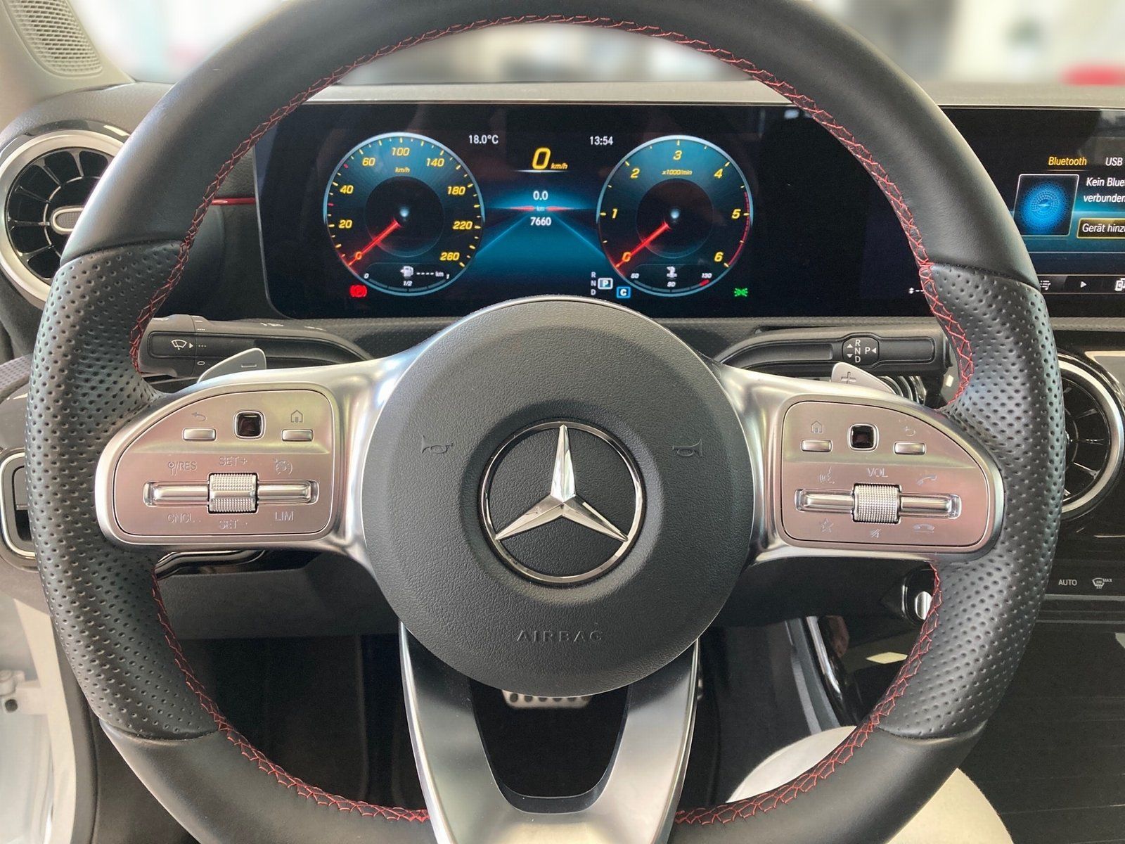 Fahrzeugabbildung Mercedes-Benz A 220 d Lim. AMG*Panorama*LED*Kamera*Night*MBUX*