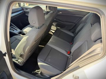 Volkswagen Golf - 11