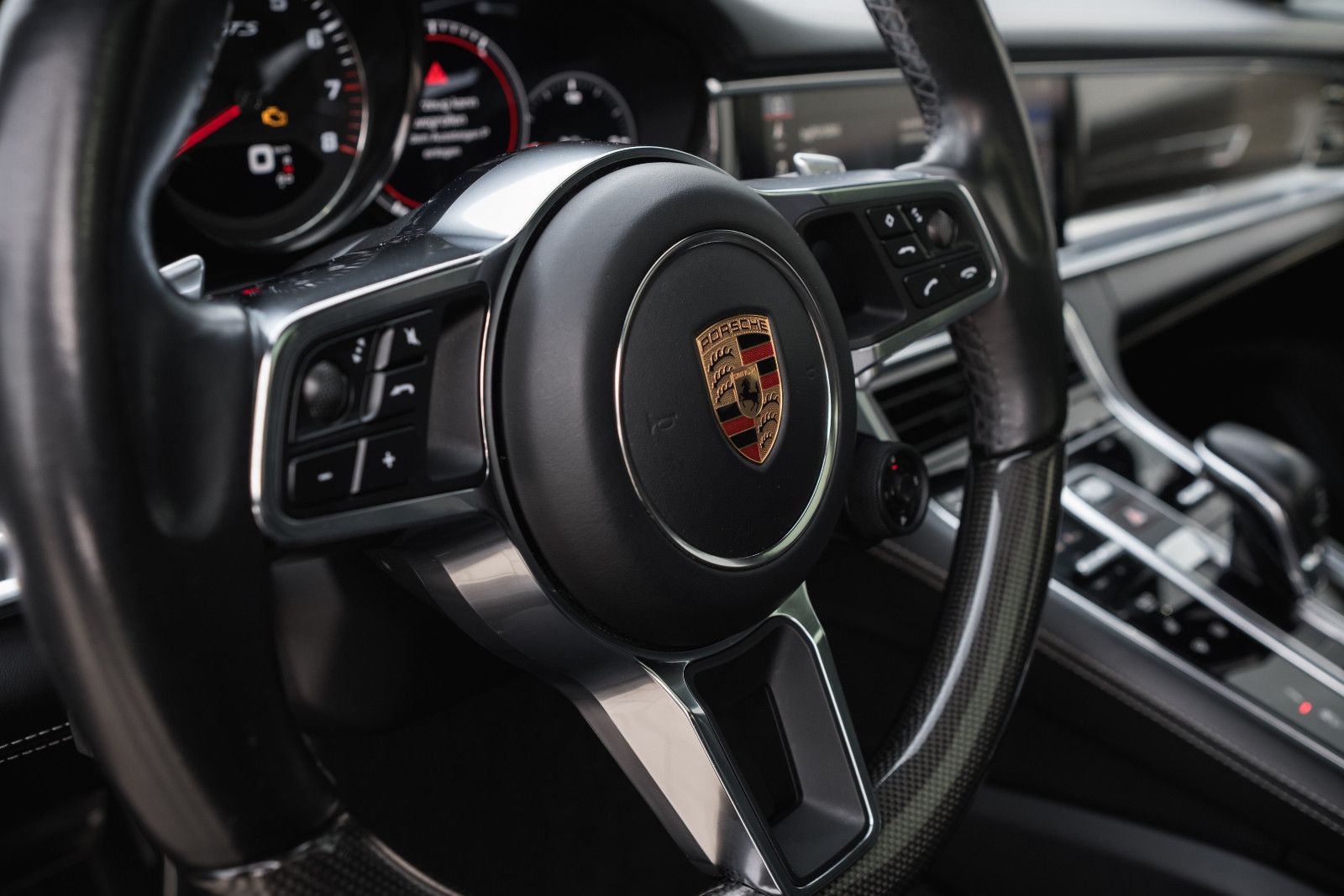 Fahrzeugabbildung Porsche Panamera Sport Turismo GTS-BOSE-Approved
