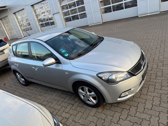 Kia cee'd / Ceed. Edition 7"Bensinpumpe Defekt"