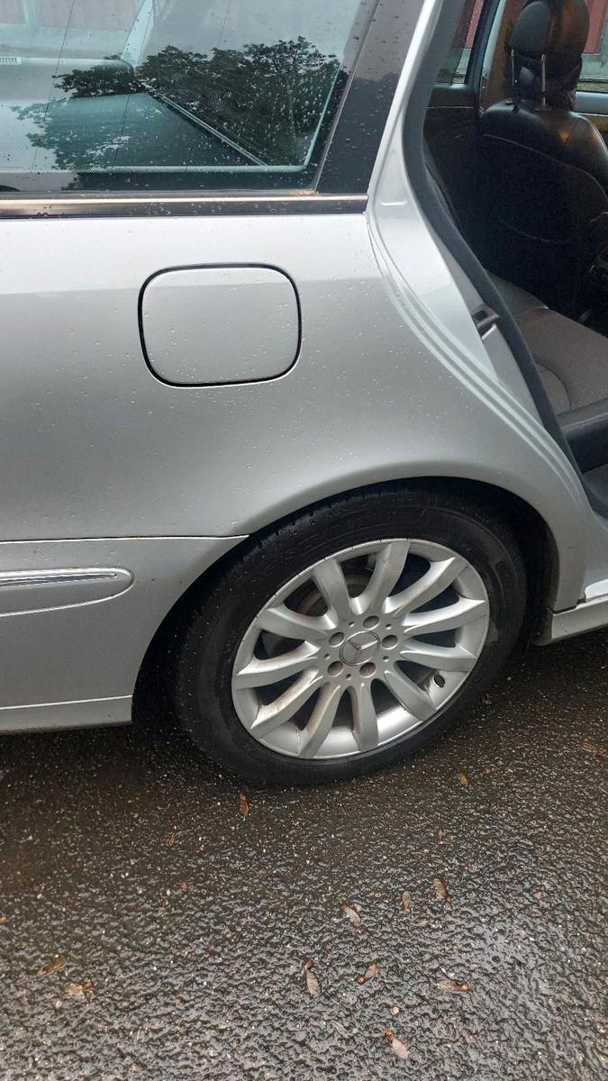 Mercedes-Benz E320 2004 — photo 7