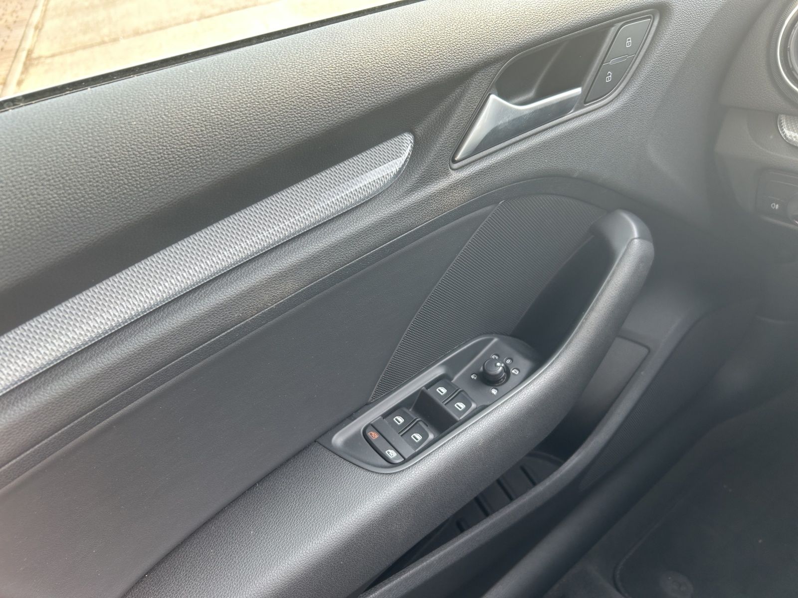 Fahrzeugabbildung Audi A3 Sportback Ambiente TSI DSG AHK XENON NAVI