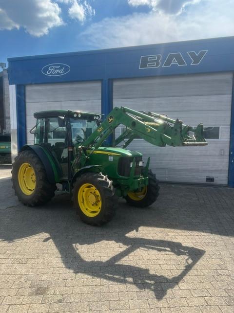 John Deere 5515