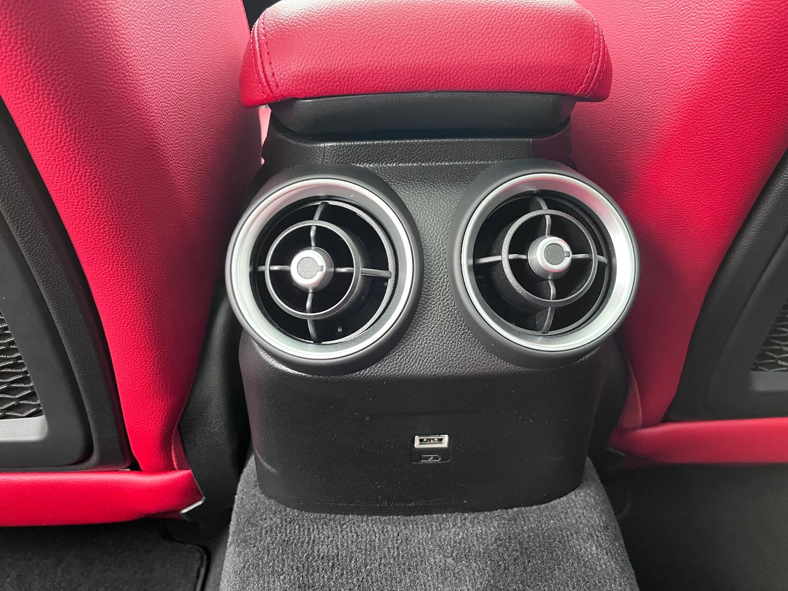 Fahrzeugabbildung Alfa Romeo Giulia Veloce Q4