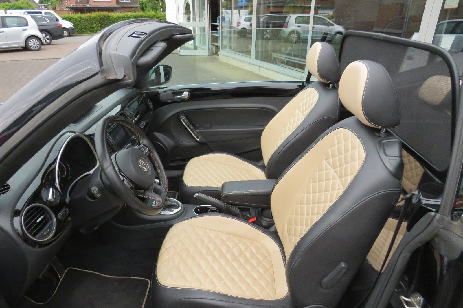 Fahrzeugabbildung Volkswagen Beetle Cabriolet EXCLUSIVE SPORT DSG XENON LEDER