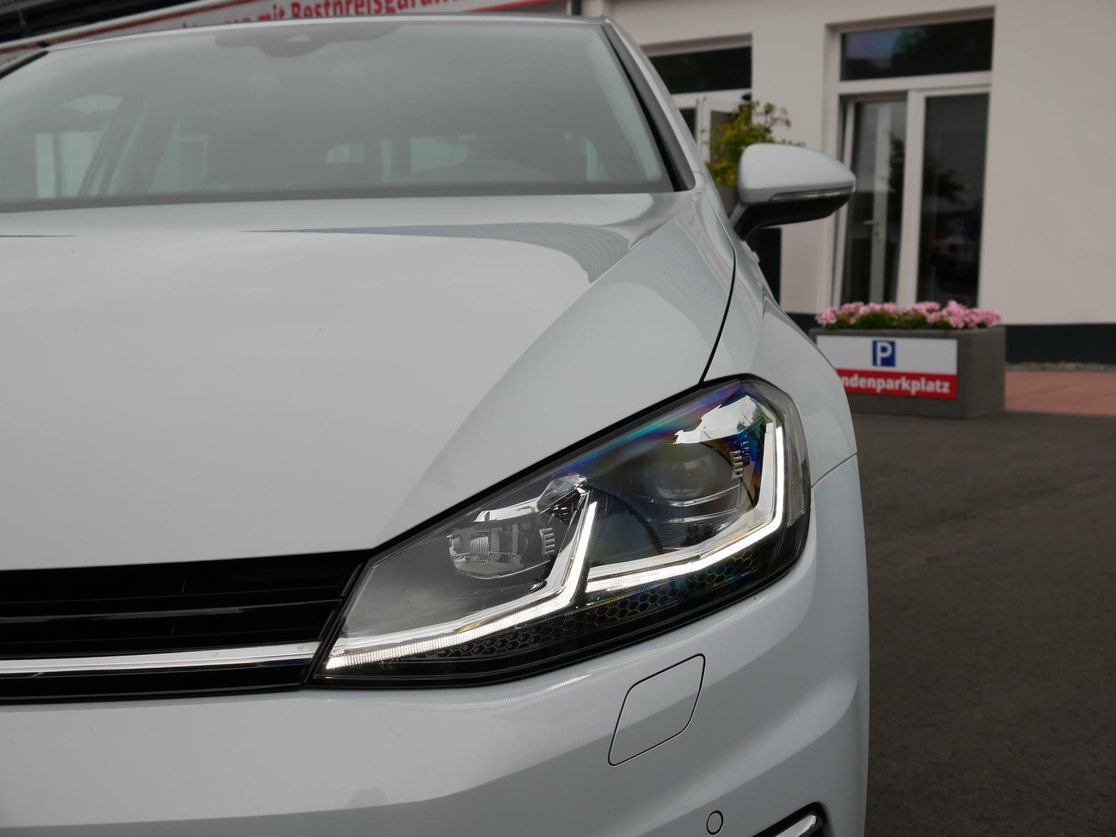 Volkswagen Golf VII 1.5 TSI Highline AHK LED Standheizung