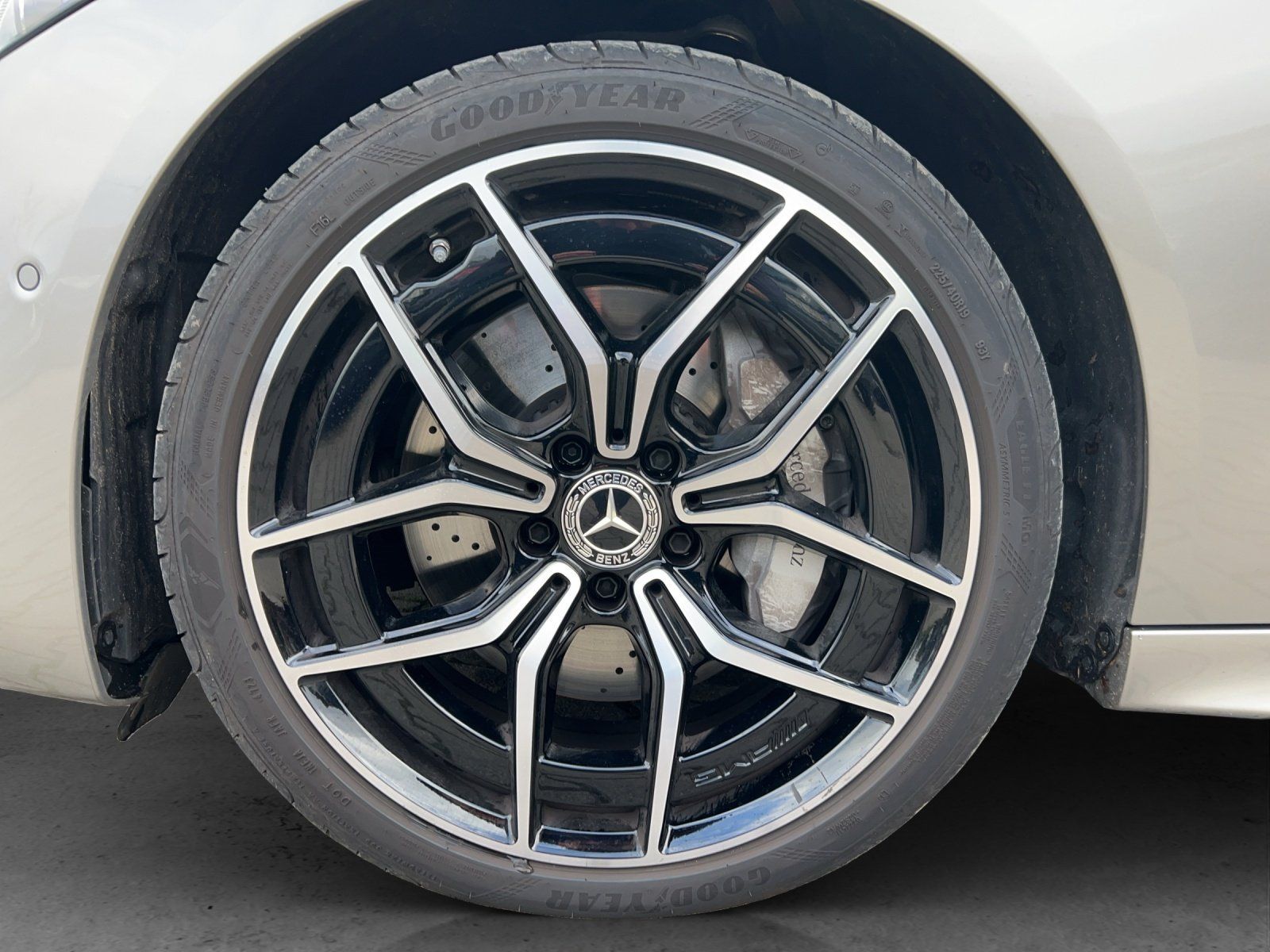 Fahrzeugabbildung Mercedes-Benz C 300d T AMG Pano DISTRO Burme AHK Digital 360°
