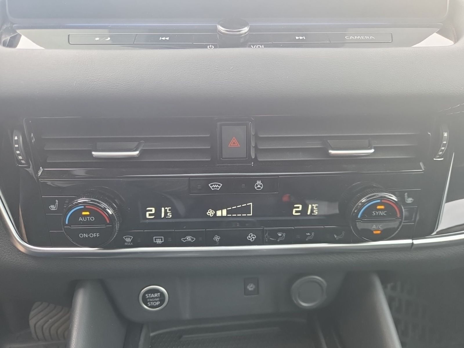 Fahrzeugabbildung Nissan Qashqai N-Connecta 1.3 Automatik *PANORAMA*NAVI*