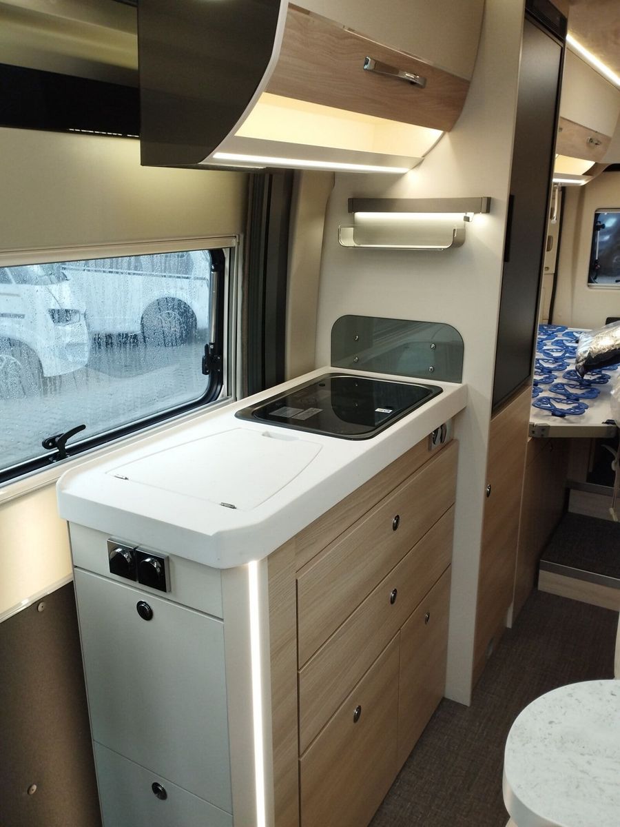 Fahrzeugabbildung Eura Mobil Van V 635 EB Klimaauto., Solar, Fahrassistenzpak