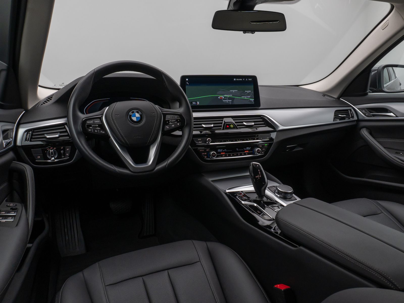 Fahrzeugabbildung BMW 520i PDC DAB CockPitPro Sitzhzg Alarm LED Leder