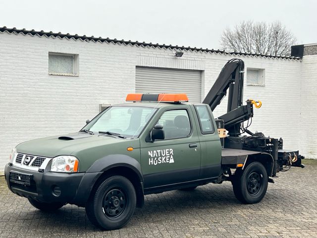 Nissan KingCab Pickup 2.5 D 4x4/AWD Kran 6,9m Ahk Euro3