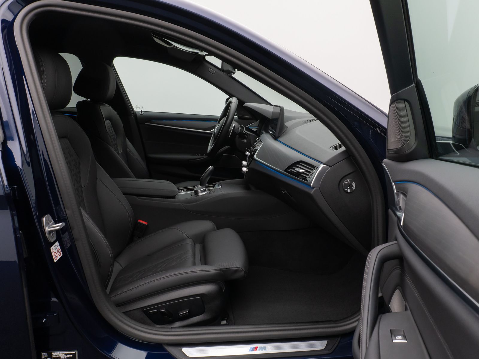 Fahrzeugabbildung BMW 530e xD M Sport Kamera H/K DAB Individual Alarm