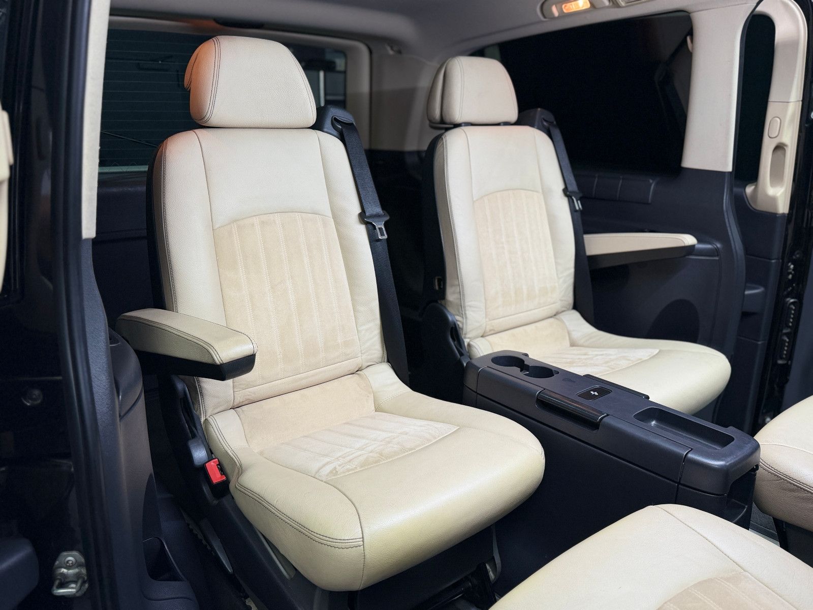 Fahrzeugabbildung Mercedes-Benz Viano 3.0 CDI LANG |AHK|PANO|LUFT