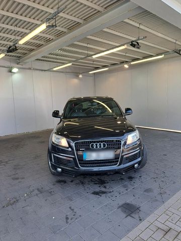 Audi AUDI Q7 3.0TDI  7 SITZER