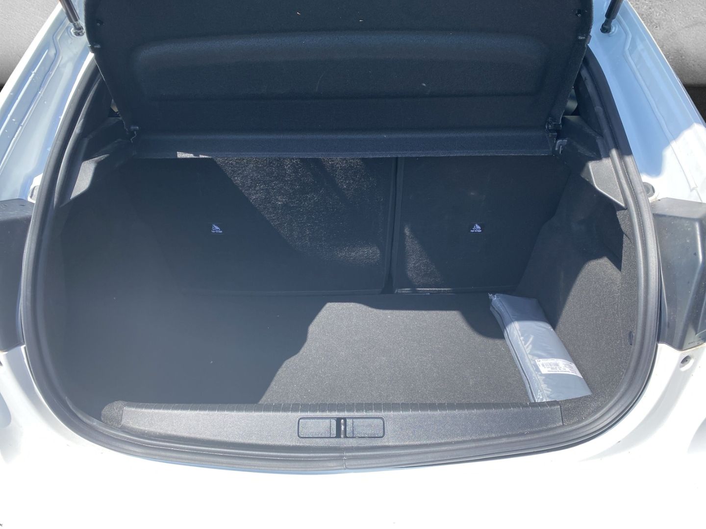 Fahrzeugabbildung Peugeot 208 GT 1.2 PureTech 100 EU6e *Navi*RFK*Sitzh.*LE