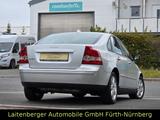 Volvo S40 Lim. 2.4 Momentum*KLIMA*LEDER*SHZ*8-FACH ALU - gebrauchte Volvo S40 aus dem Jahr 2006