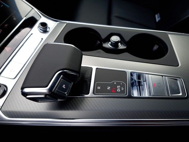 Fahrzeugabbildung Audi A6 Avant 40TDI quattro AHK Navi LED Kamera PANO