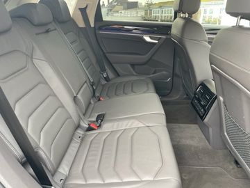 Volkswagen Touareg - 5