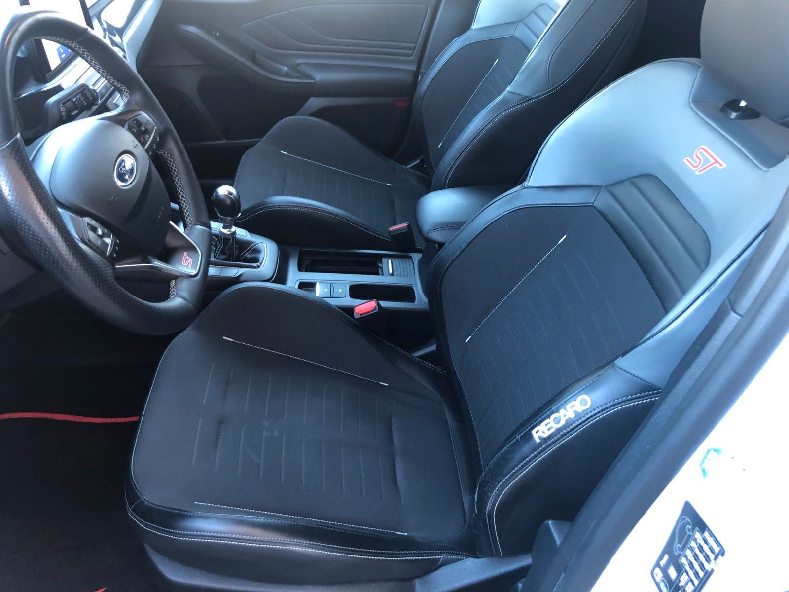 Fahrzeugabbildung Ford Focus Turnier ST
