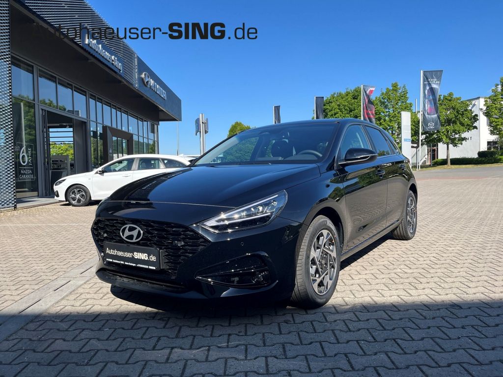 i30 LED Kamera Digitales Cockpit PDCv+h NAV