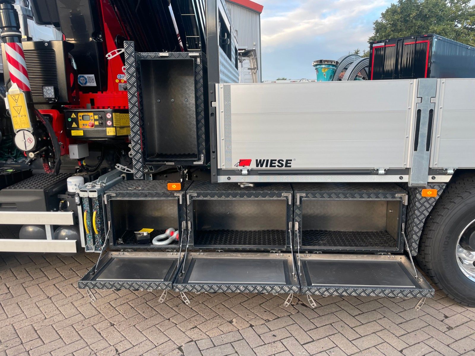 Fahrzeugabbildung Volvo FMX 500  FASSI Ladekran F545 JIB & Winde Sofort